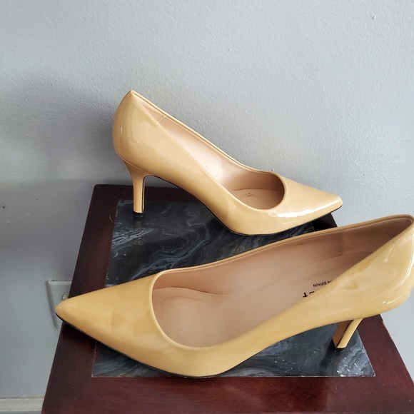 Jon Josef Paris Light Nude Patent Leather Pointy Toe Heels Pump Women's Size 11M - Picture 6 of 11